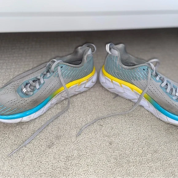 Stylish Gray and Yellow Women's Sneakers - Picture 6 of 7